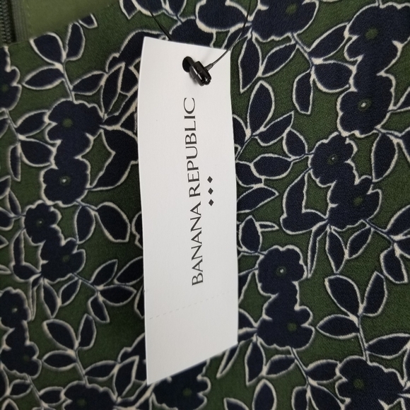Banana Republic Womens Dress Dark Floral Print Bell Sleeves Size 6 Black Green - Picture 4 of 13